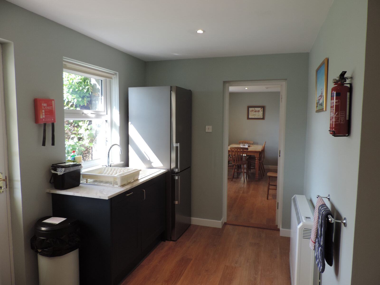 Honeysuckle Cottage's fitted kitchen